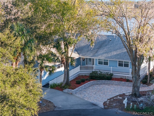 view of front of property