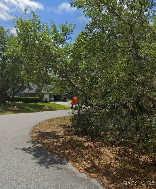 Listing photo 2 for 6 Bonnie Ct N, Homosassa FL 34446