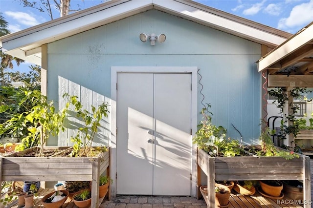 view of outbuilding