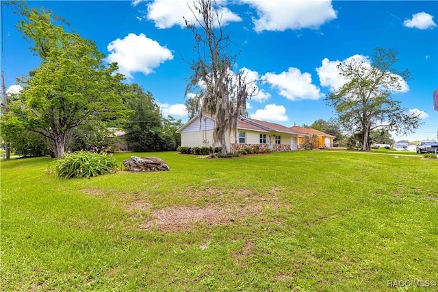 4325 NE 33rd Ave, Ocala, FL 34479 - view of grassy yard