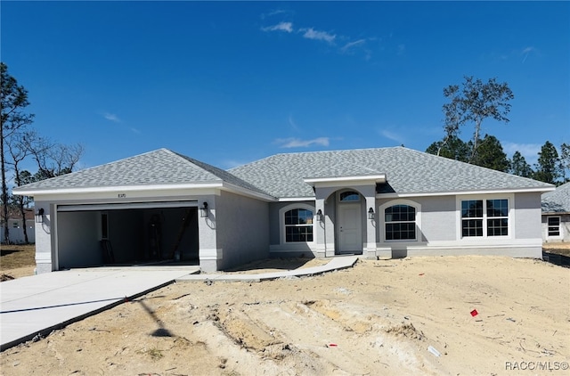 view of front facade with a garage