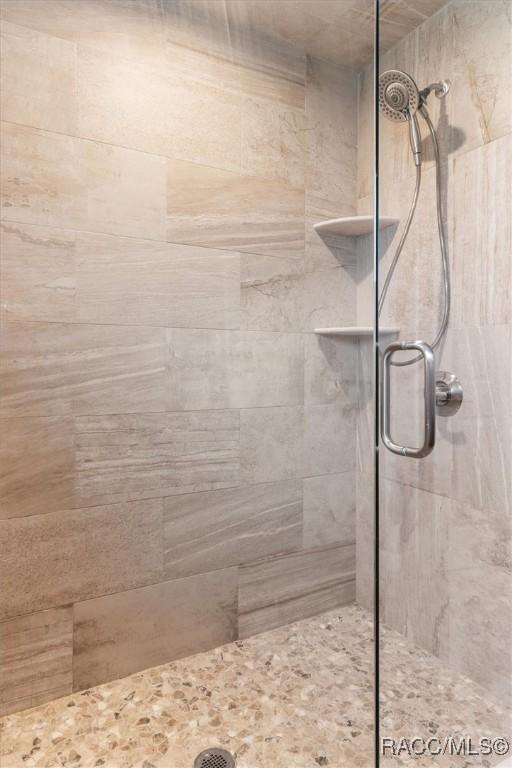 5500 S Cedar Mill Path, Homosassa, FL 34448 - full bath featuring tiled shower