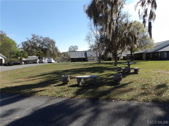 view of yard featuring a residential view