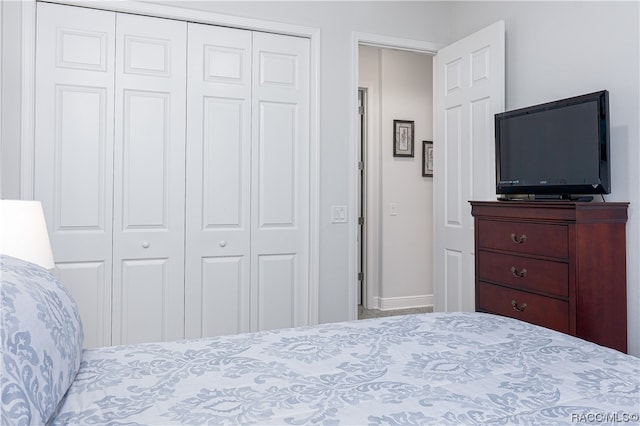 bedroom with a closet