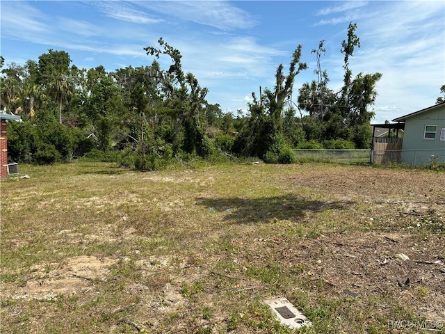 Listing photo 2 for 711 SE 9th Cir N, Crystal River FL 34429