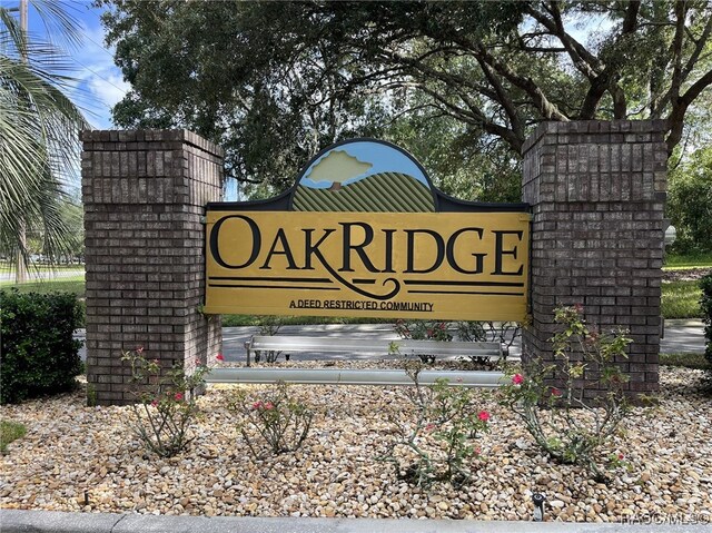 view of community / neighborhood sign