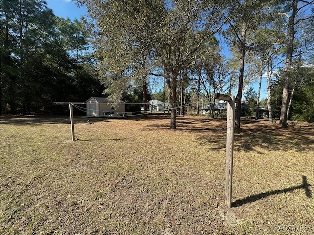 view of yard with volleyball court