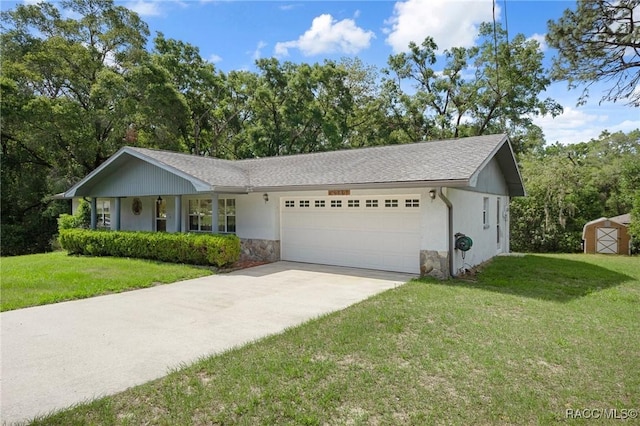 6580 E Glencoe St, Inverness, FL 34452 - single story home with an attached garage, a front yard, stone siding, and concrete driveway
