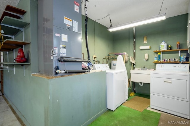 6580 E Glencoe St, Inverness, FL 34452 - washroom featuring washer and dryer