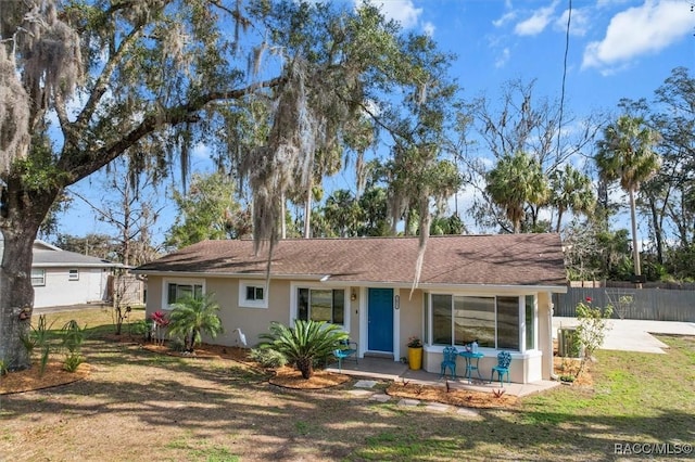 exterior space featuring a lawn