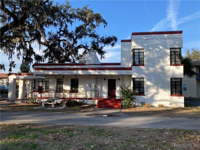 view of front facade featuring covered porch