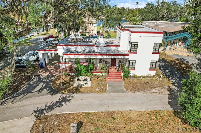 view of front facade