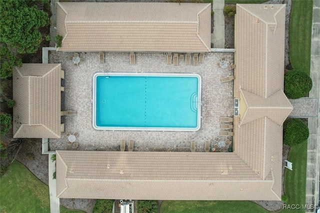 2739 N Brentwood Cir, Lecanto, FL 34461 - view from above of property featuring a pool area