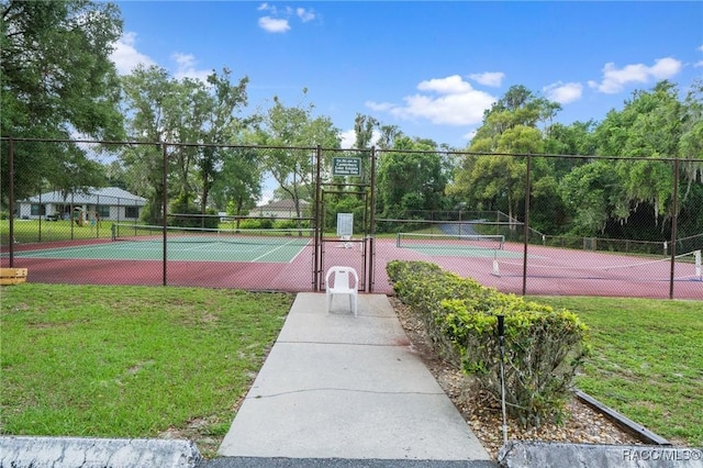 2880 N Folkestone Loop, Hernando, FL 34442 - view of tennis court