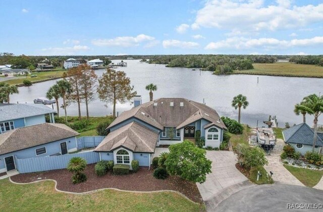 ranch-style house featuring a garage