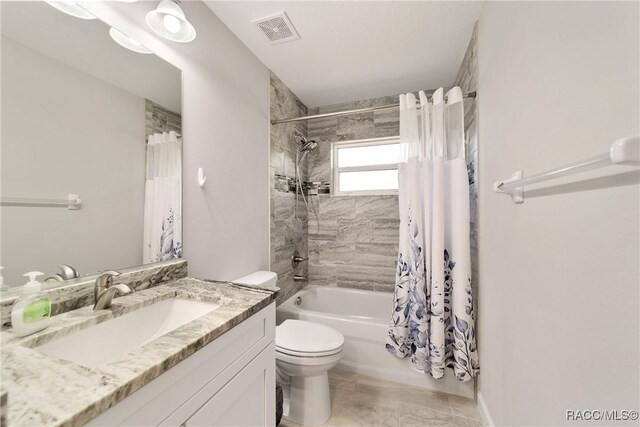 776 W Horizon Ln, Citrus Springs, FL 34434 - bathroom with toilet, shower / bath combo with shower curtain, and vanity