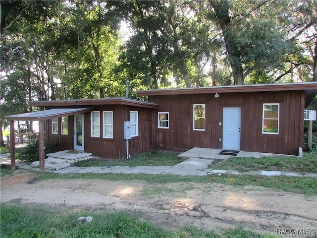 view of front of property