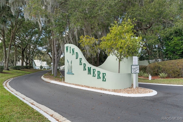 view of community / neighborhood sign