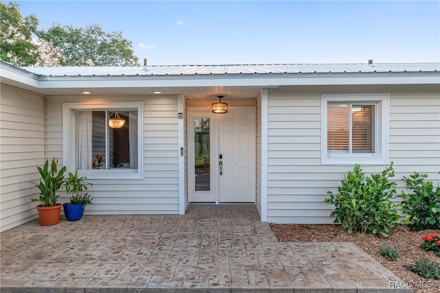 2310 N Watersedge Dr, Crystal River, FL 34429 - property entrance featuring a metal roof