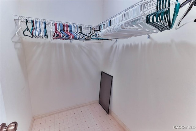 5618 W Hesse Ct, Homosassa, FL 34448 - spacious closet with light floors