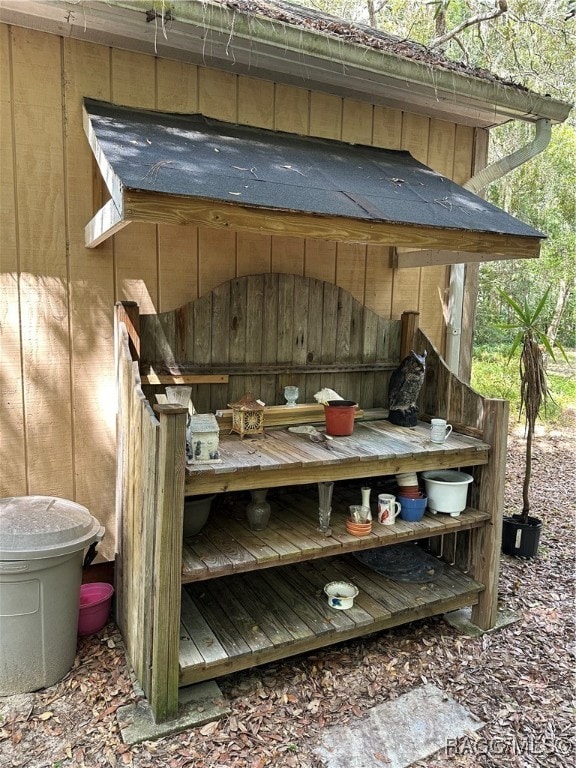 view of outbuilding