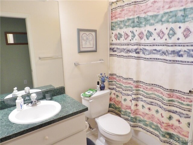 4614 N Crestline Dr, Beverly Hills, FL 34465 - full bath featuring vanity and curtained shower