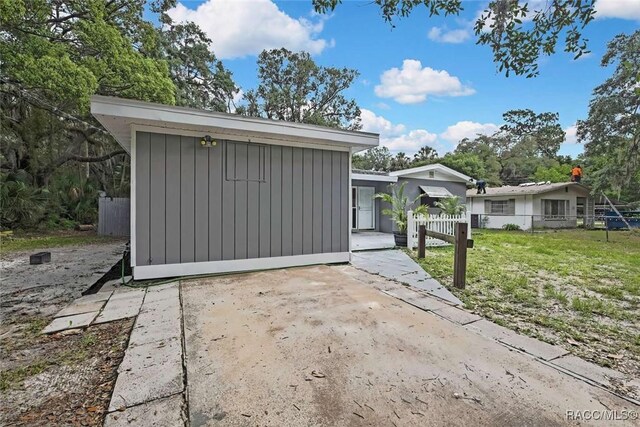 657 NE 11th St, Crystal River, FL 34428 - view of patio / terrace