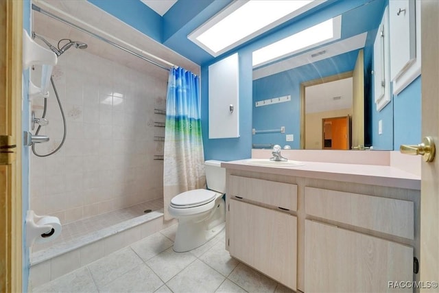 10741 W Pine Bark Ln, Crystal River, FL 34429 - full bath featuring tiled shower, vanity, and tile patterned flooring