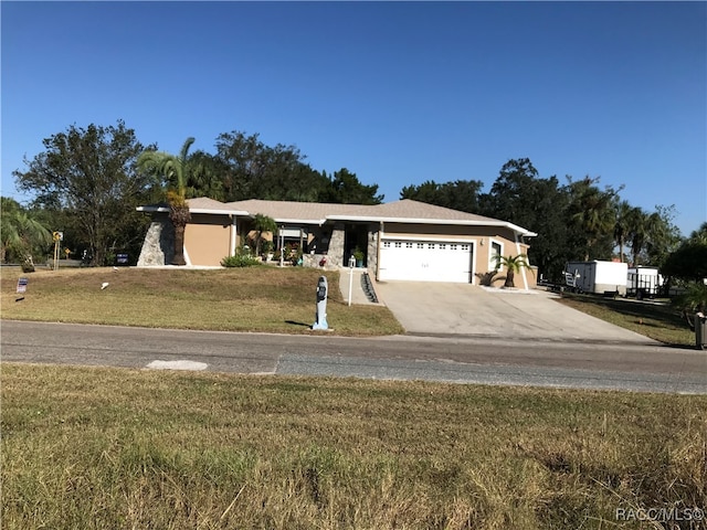 ranch-style home with a front yard