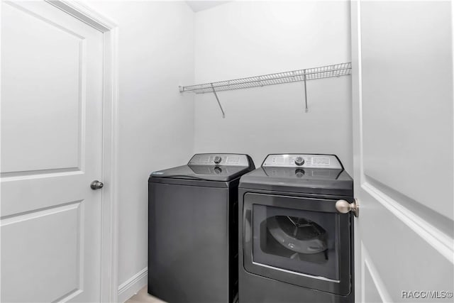 7858 N Merrimac Way, Citrus Springs, FL 34434 - laundry room featuring independent washer and dryer