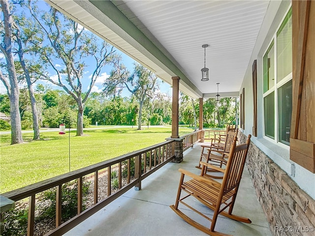 view of patio / terrace with covered porch