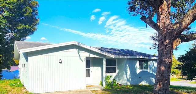 view of front of property