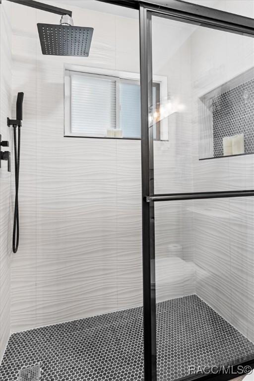 2 William Tell Ln, Beverly Hills, FL 34465 - full bath featuring a tile shower