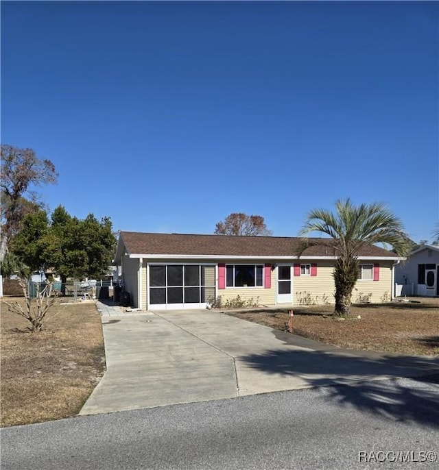 view of front of house with driveway