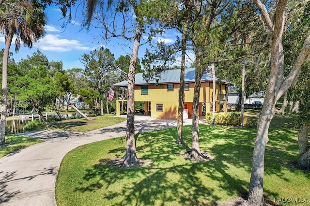 view of front of house with a front yard