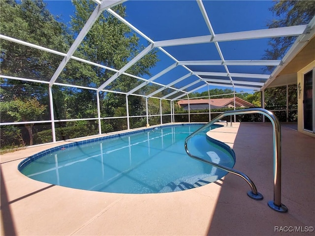 9120 SW 193rd Cir, Dunnellon, FL 34432 - ranch-style house with an attached garage, a front lawn, and driveway