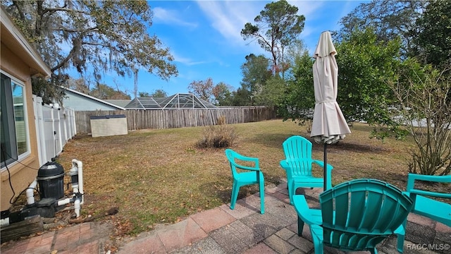 view of yard with a patio area