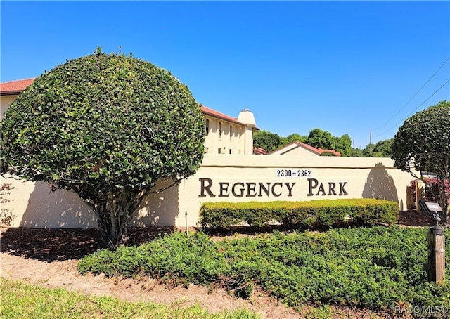 view of community / neighborhood sign