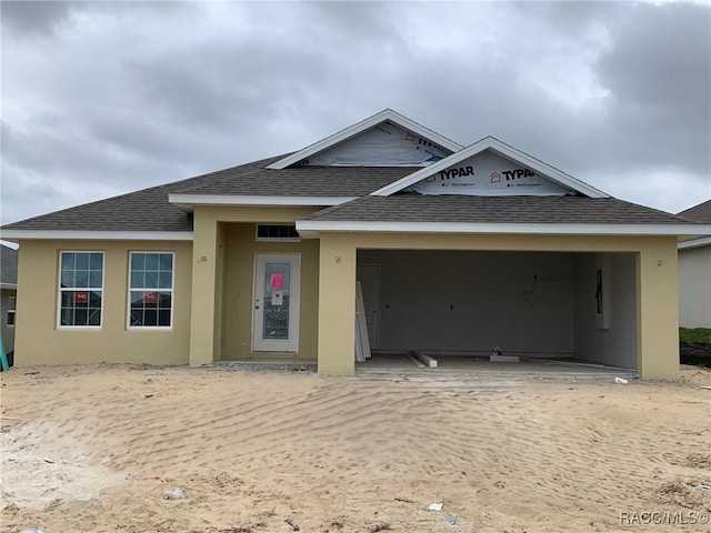 view of front facade featuring a garage