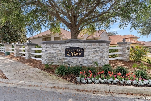 view of community / neighborhood sign