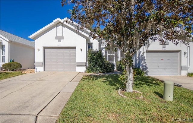 ranch-style home featuring a front lawn