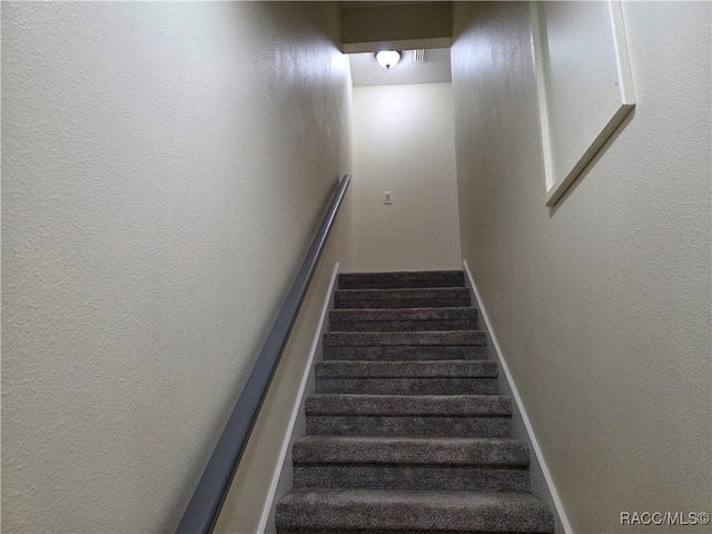 933 N Rembrandt Way, Inverness, FL 34453 - view of stairway