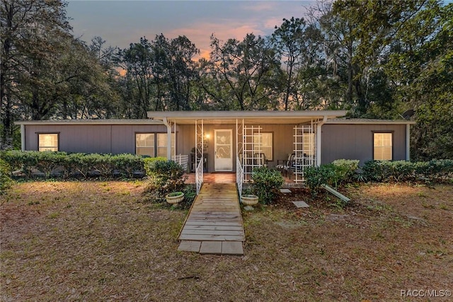 view of front of property with covered porch