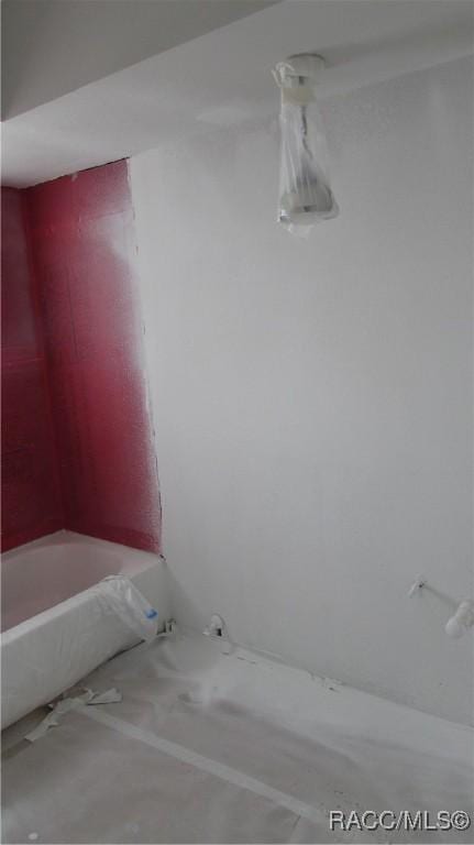 11467 W Sandpiper Ct, Crystal River, FL 34429 - full bathroom featuring a tub