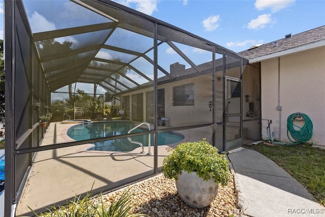 3945 N Timucua Pt, Crystal River, FL 34428 - pool with a patio and glass enclosure