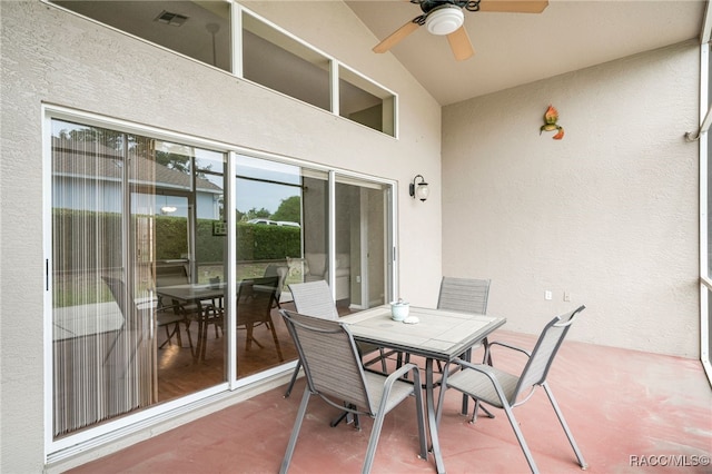 5694 W Hunters Ridge Cir, Lecanto, FL 34461 - sunroom featuring vaulted ceiling