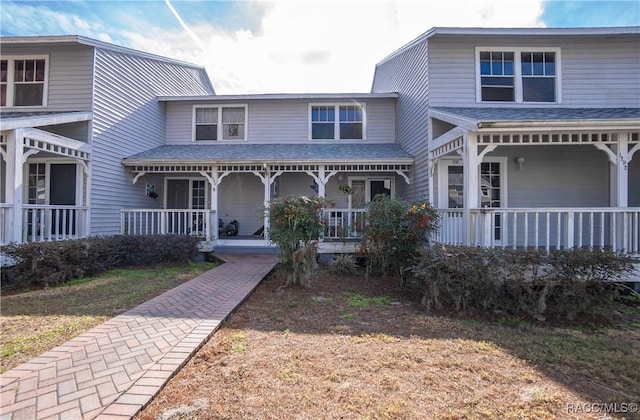 view of front facade featuring a porch