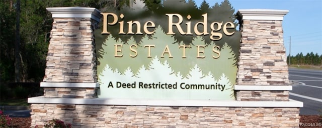 view of community / neighborhood sign