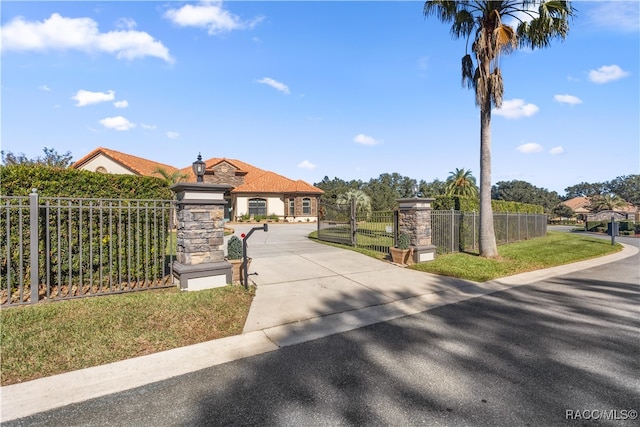 view of front of home with a front lawn