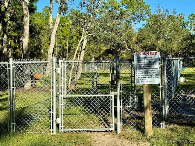 5550 W Yearling Dr, Beverly Hills, FL 34465 - view of gate